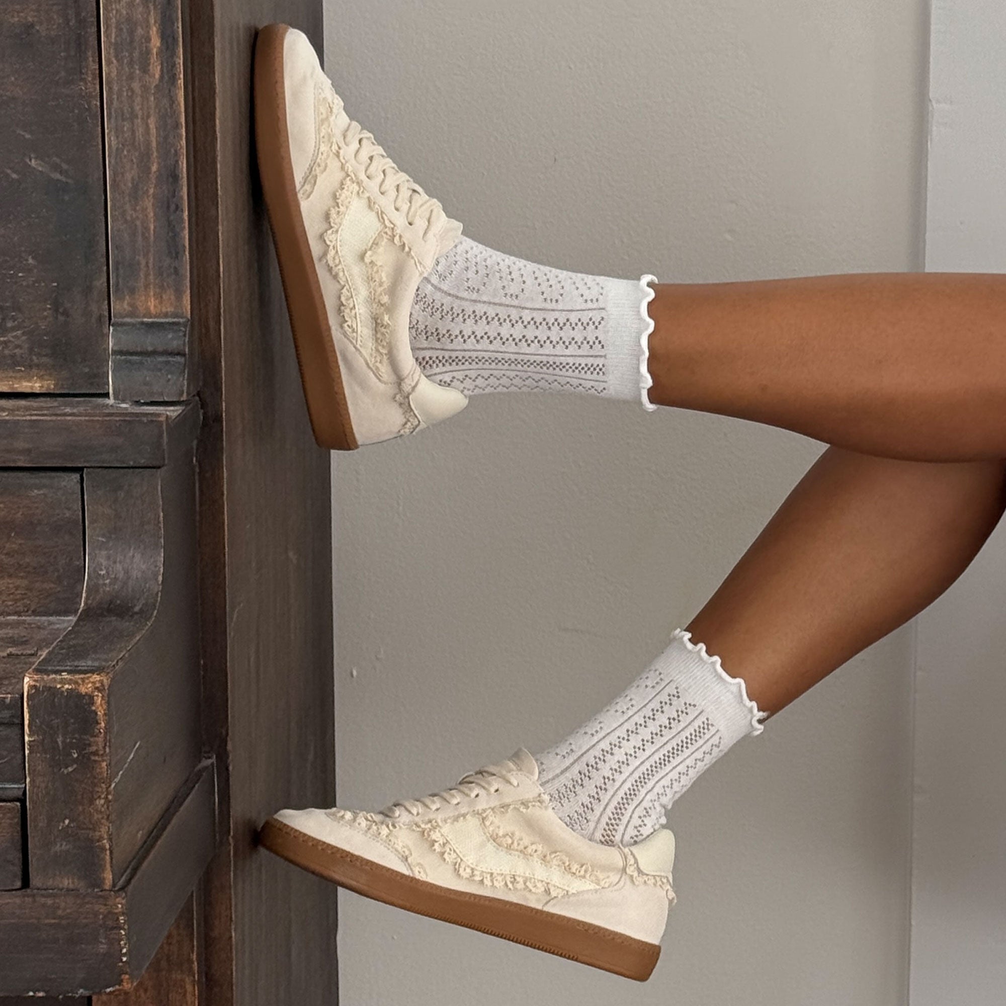 Remonia_Notice-Lace-Ivory_4-1.jpg