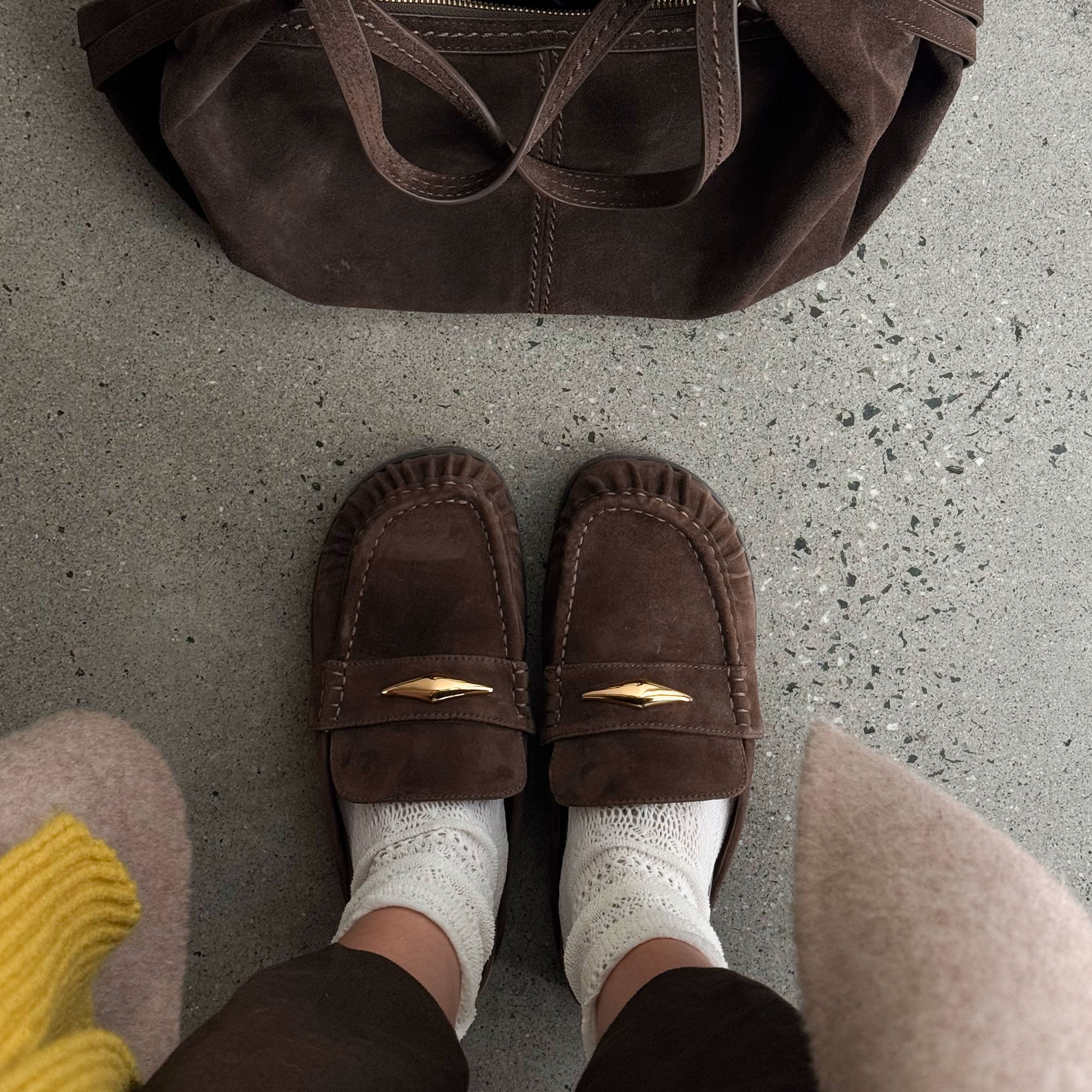 lavina.s_Jodero_DK_Brown_Billy_Shoulder_Bag_Chocolate_Suede_24.jpg